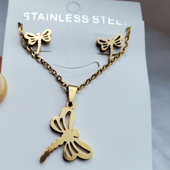 New Dragonfly Necklace and Earrings Set - Picture 5 of 5